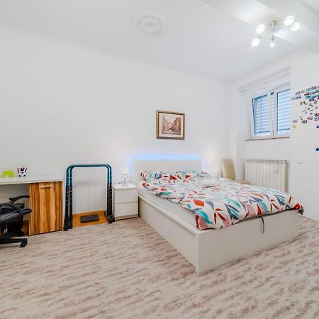 Work And Play Apartment Zagreb Eksteriør billede